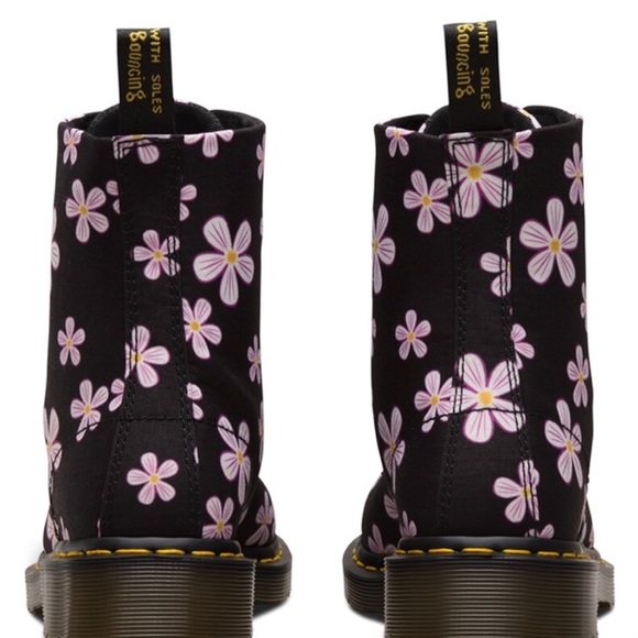 NWOB Dr. Martens Page Meadow Flower Canvas Boots - Picture 3 of 8